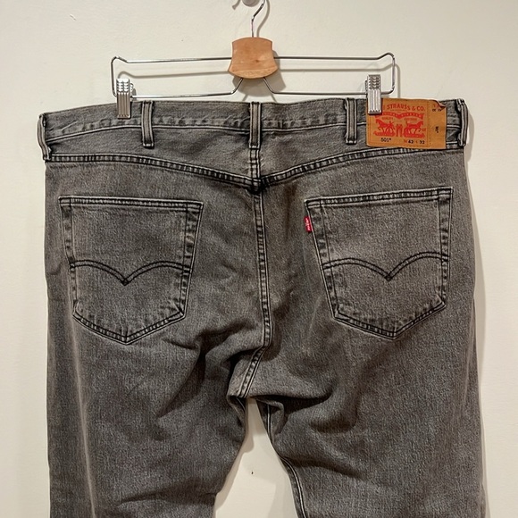Levi's Men's 501 Orig Stretch Mid Rise Reg Fit Straight Leg Jeans - Size 42x32 - Picture 8 of 13